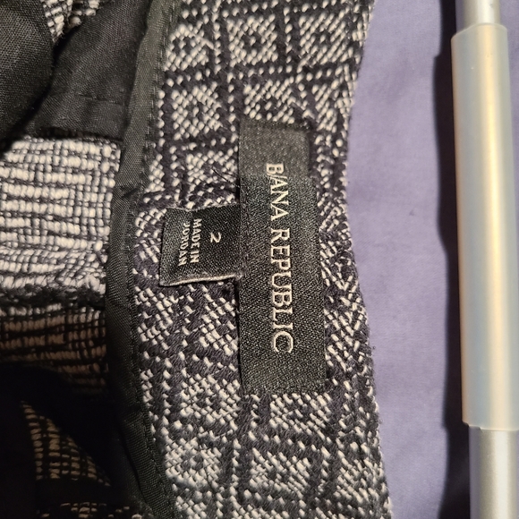 Banana Republic Pattern Shorts - Picture 6 of 8